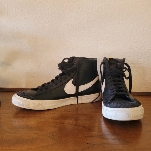 Nike Blazer Mid 77 - Picture 2 of 5